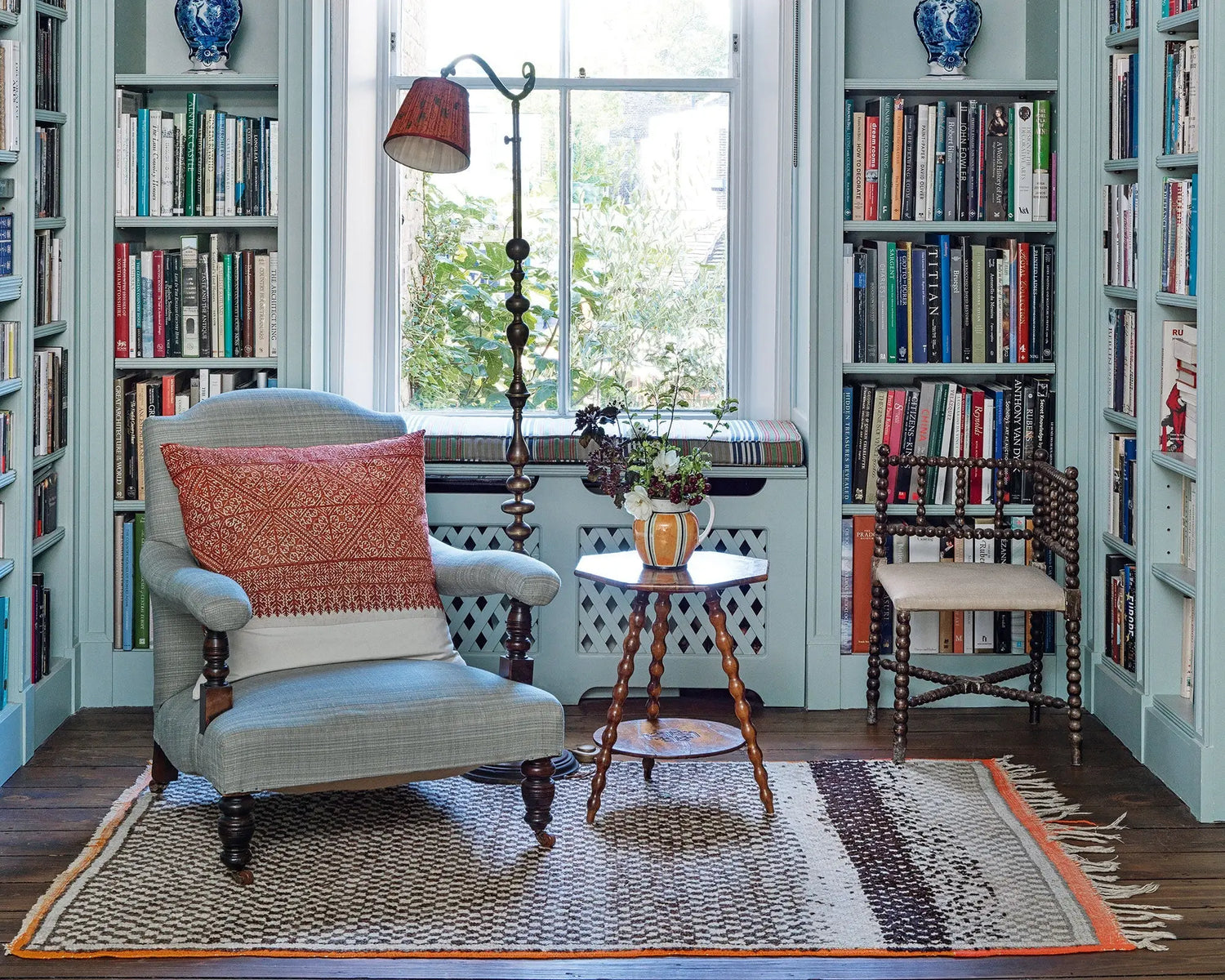 Create a Cozy Reading Nook with CASALOLA