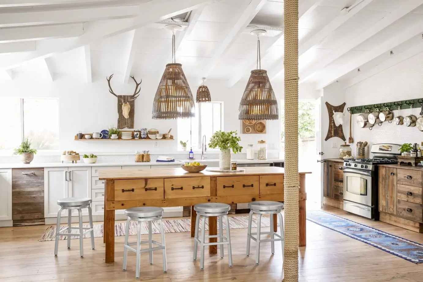 The Importance of Ceiling Light Fixtures in Your Home