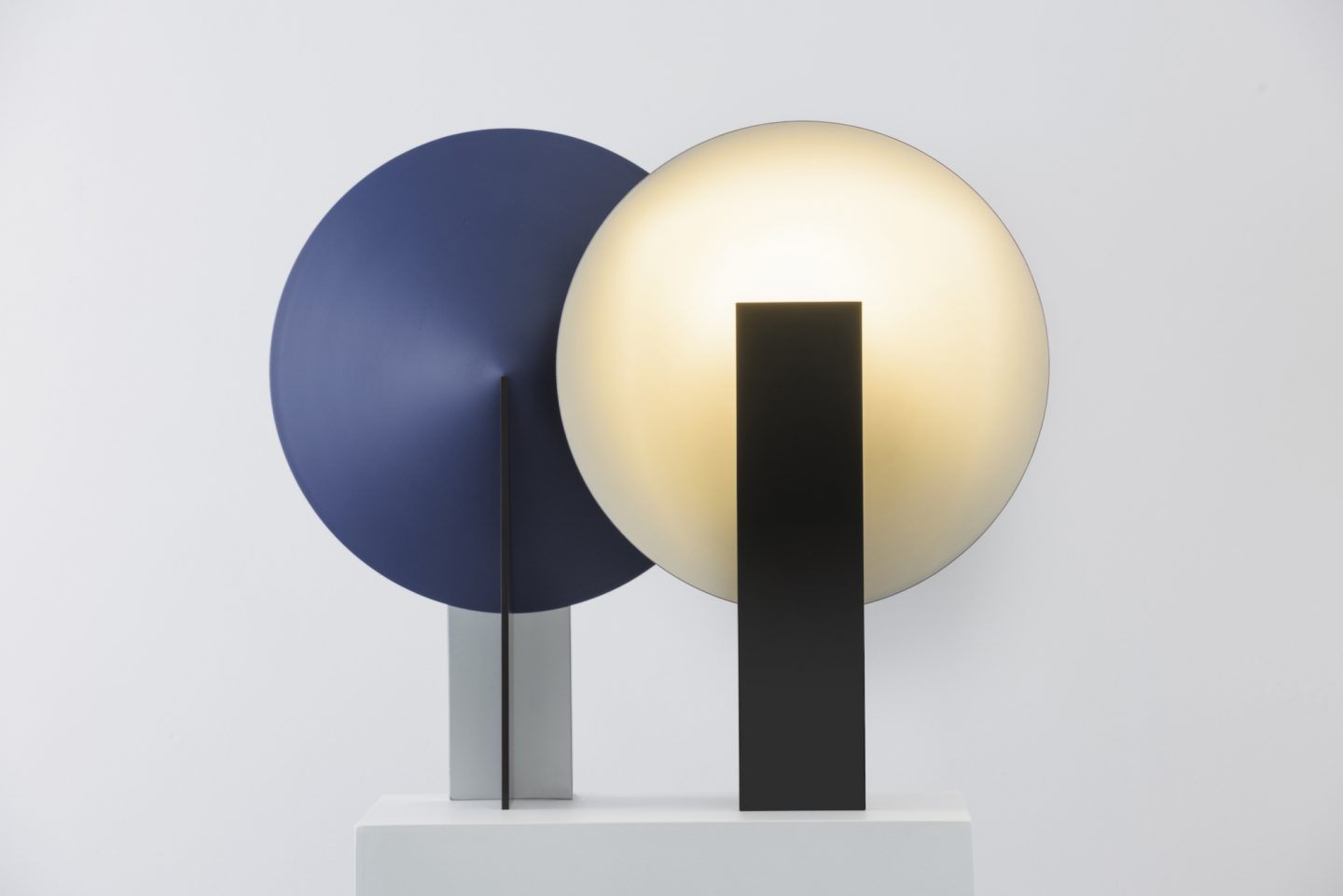 Minimalist Lamps: a Guide To Seamless Integration