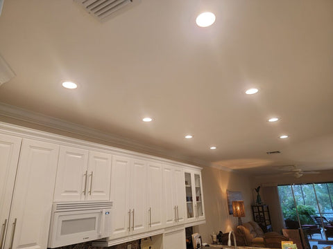 Image of A recessed lighting ceiling light fixture in a bedroom