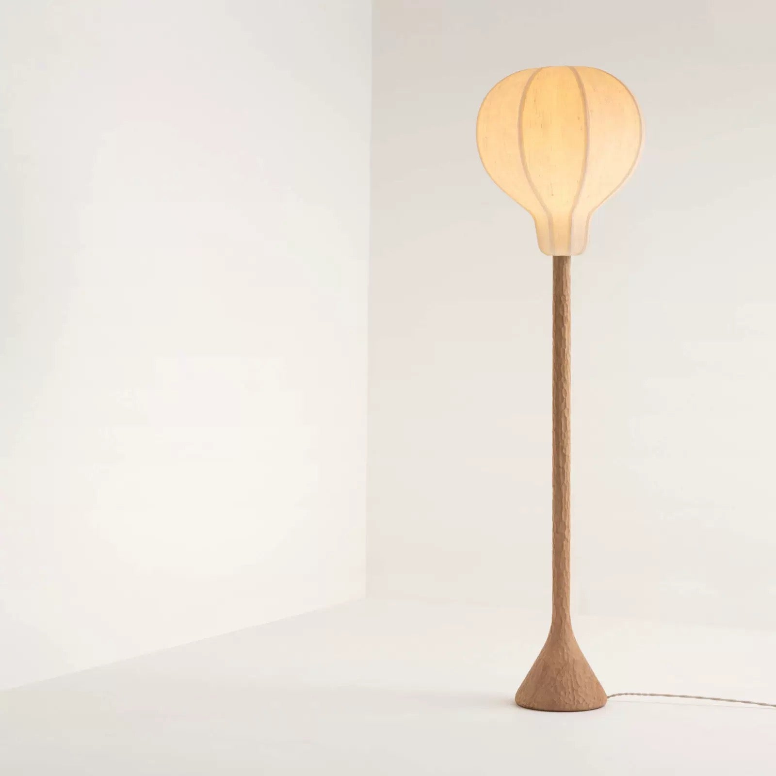 Scandinavian Oak Floor Lamp with Linen Shade – Minimalist Standing for Modern Interiors - Lamps