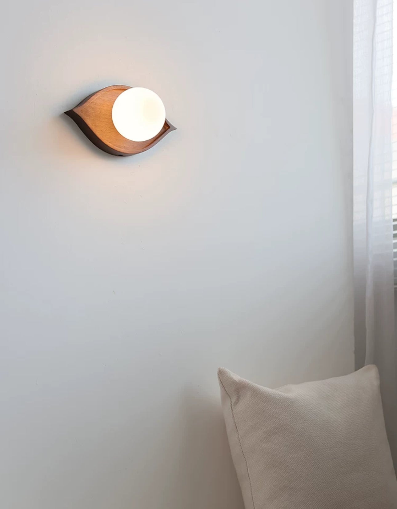 Japandi Walnut Wood Wall Lamp | Eye Shaped | Warm Led Lighting - Sconces